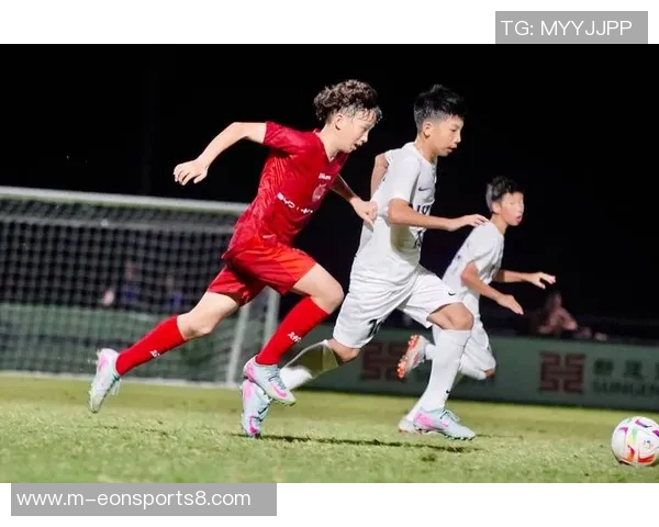 提升青少年足球技能的最佳选择u10足球训练营全方位解析与推荐 提升青少年足球技能的最佳选择u10足球训练营全方位解析与推荐